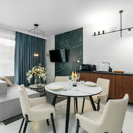 Apartments Poznan Chwaliszewo Residence With Free Garage By Noclegi Renters ภายนอก รูปภาพ