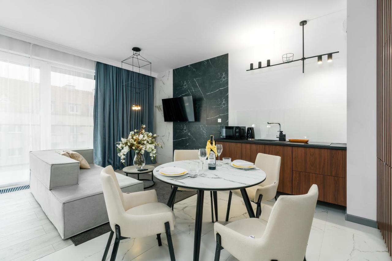 Apartments Poznan Chwaliszewo Residence With Free Garage By Noclegi Renters ภายนอก รูปภาพ