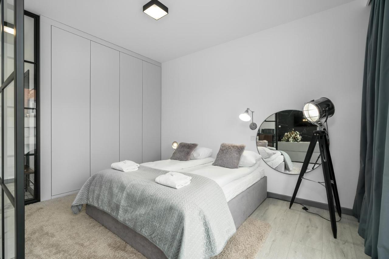 Apartments Poznan Chwaliszewo Residence With Free Garage By Noclegi Renters ภายนอก รูปภาพ
