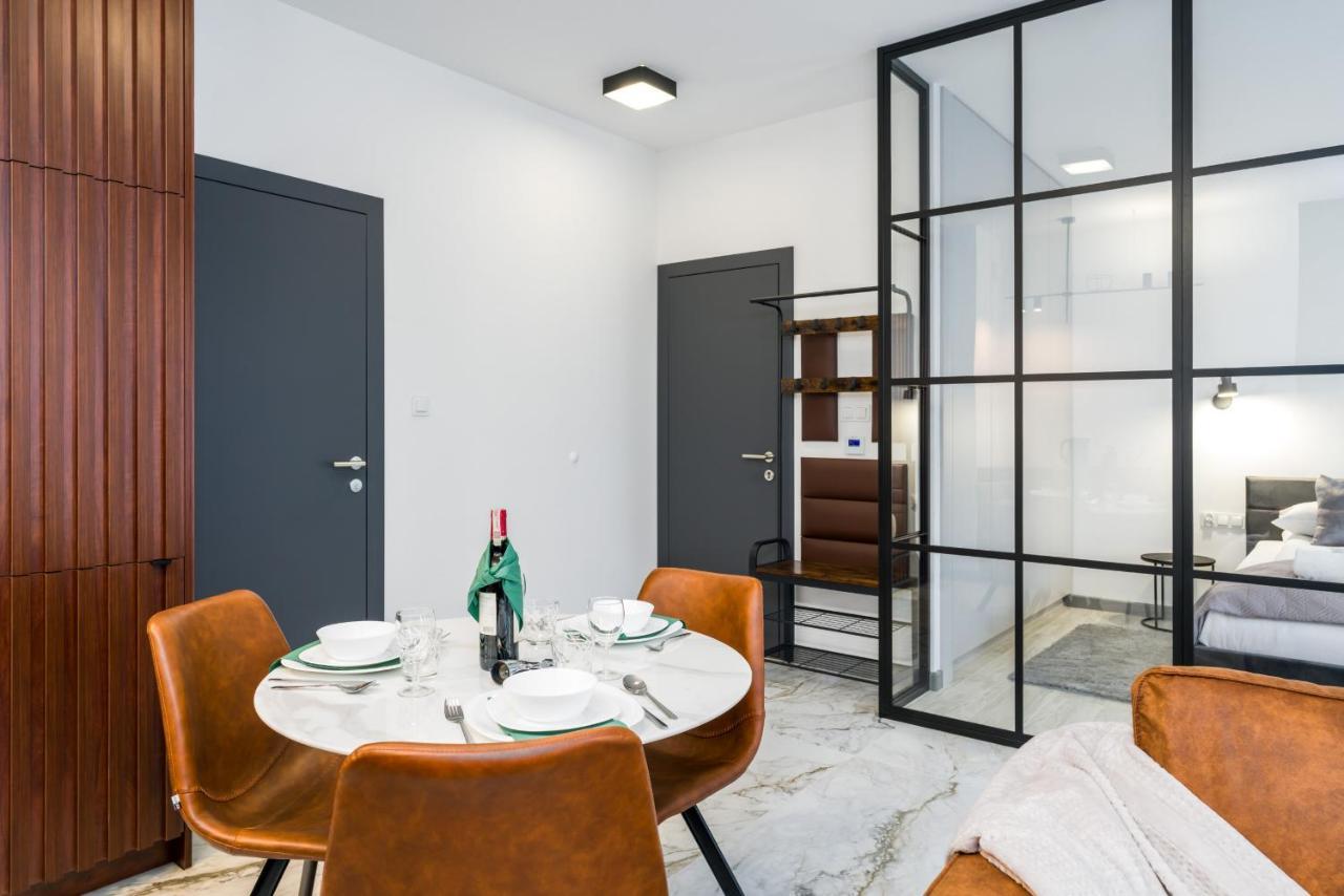 Apartments Poznan Chwaliszewo Residence With Free Garage By Noclegi Renters ภายนอก รูปภาพ