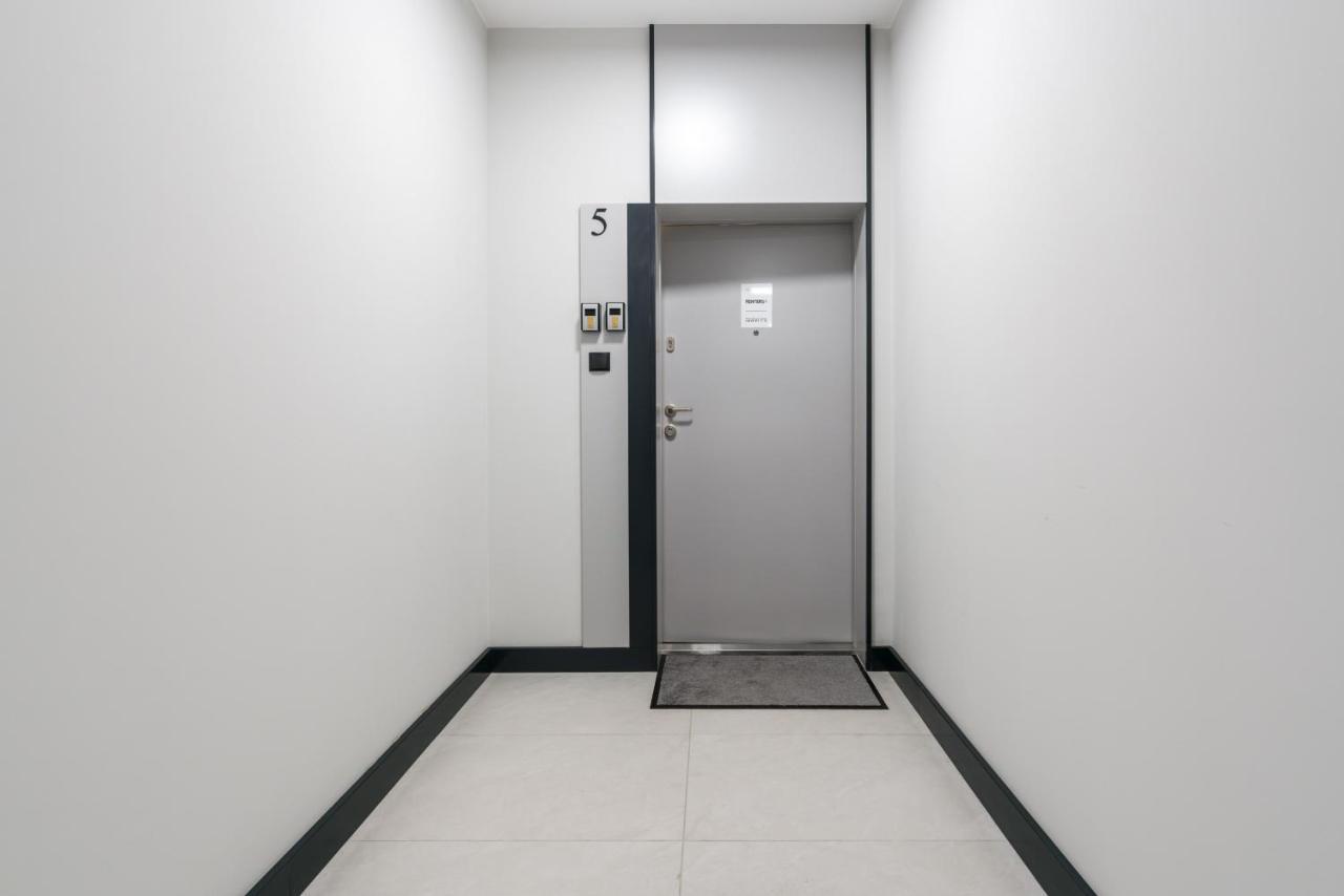 Apartments Poznan Chwaliszewo Residence With Free Garage By Noclegi Renters ภายนอก รูปภาพ