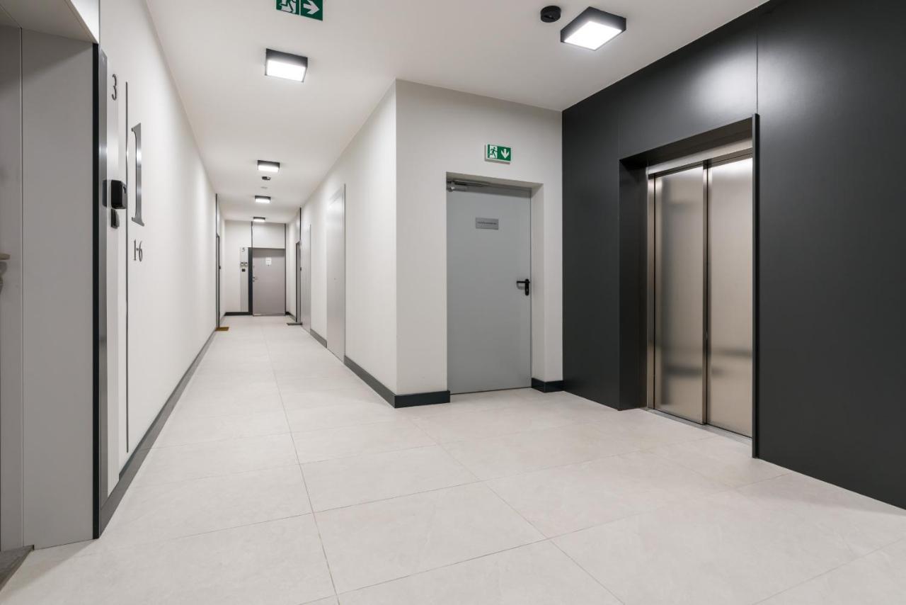 Apartments Poznan Chwaliszewo Residence With Free Garage By Noclegi Renters ภายนอก รูปภาพ