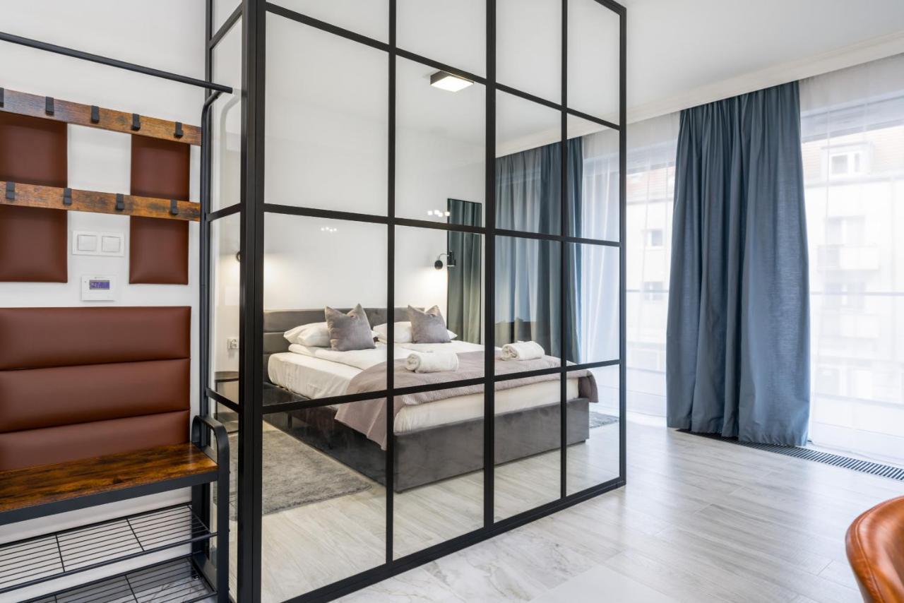 Apartments Poznan Chwaliszewo Residence With Free Garage By Noclegi Renters ภายนอก รูปภาพ