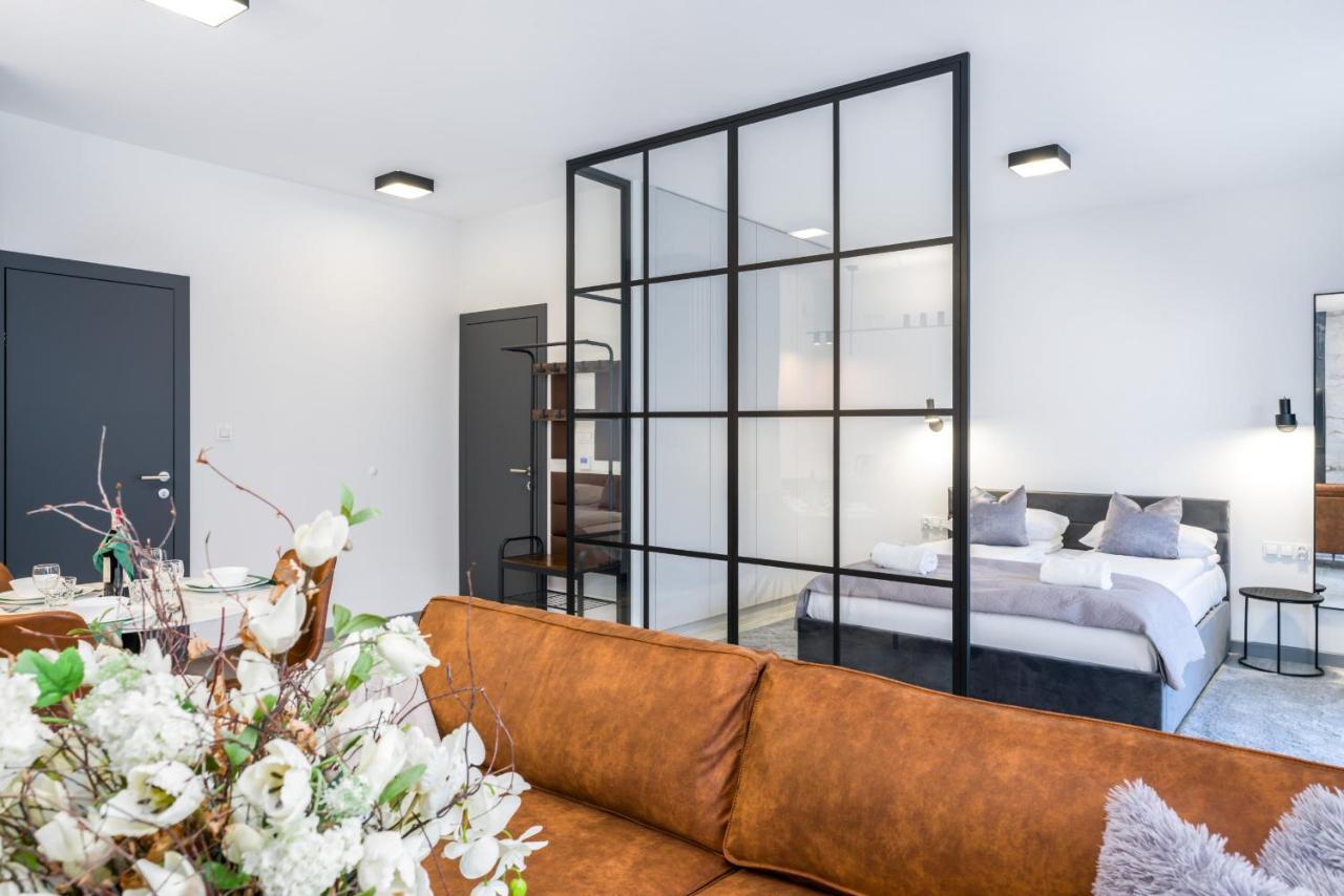 Apartments Poznan Chwaliszewo Residence With Free Garage By Noclegi Renters ภายนอก รูปภาพ
